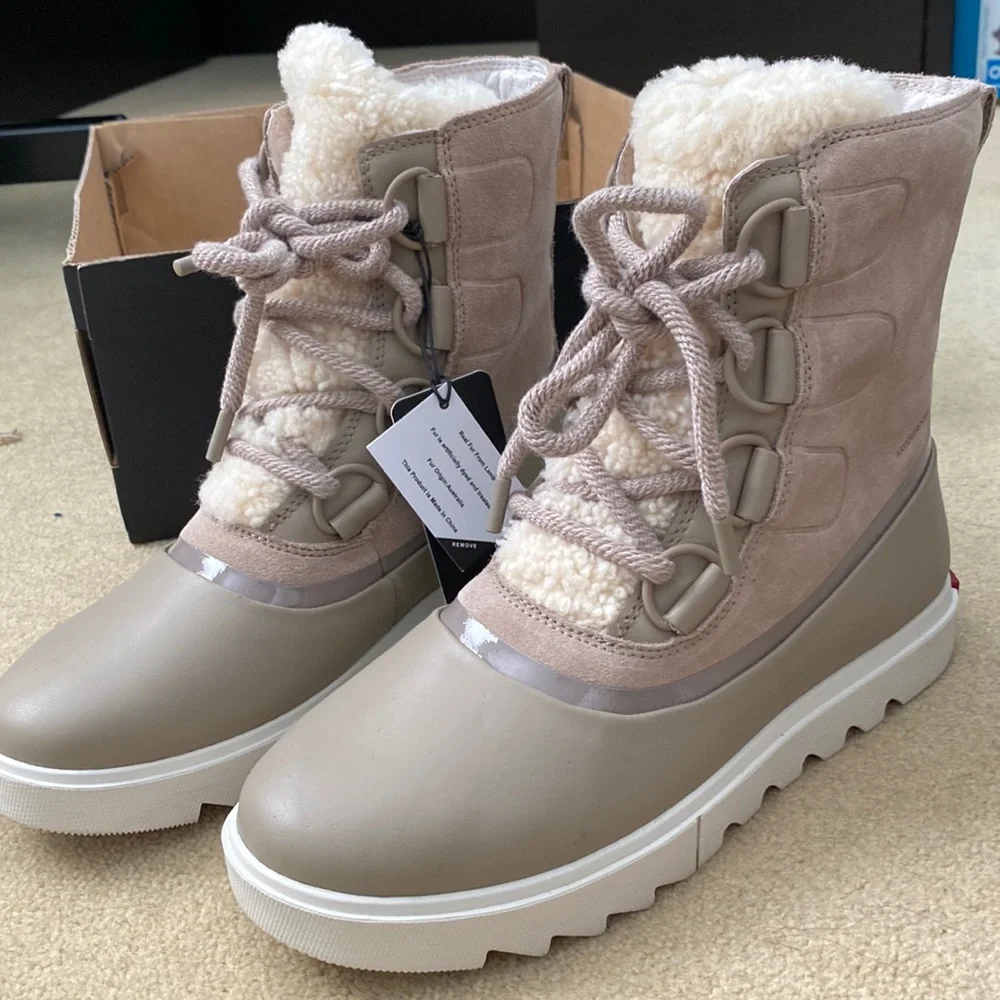 SOREL WOMEN WINTER BOOTS! - Picture 1 of 9